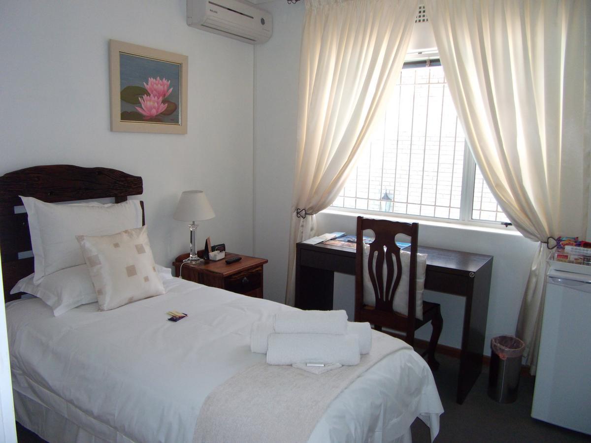 Scorpio Guest House Vredenburg Dış mekan fotoğraf